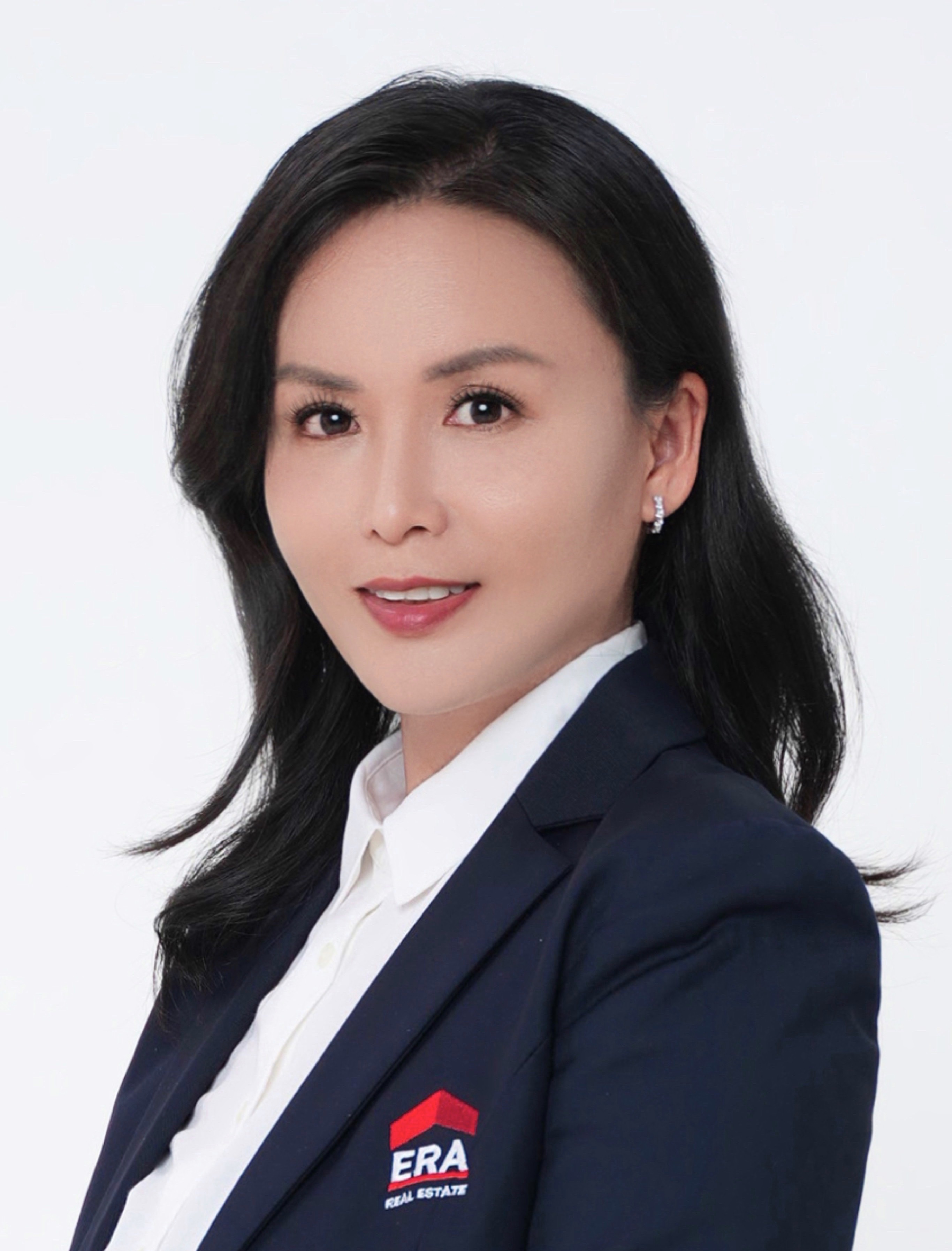 May Lee agent photo
